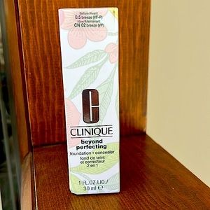 Clinique beyond perfecting foundation + concealer CN 02 (VF) Breeze 0.5 (VF-P)